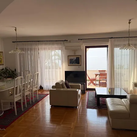 Paula Apartment *