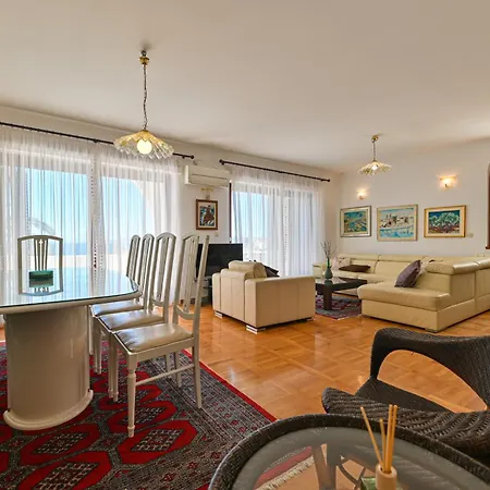 Apartment Paula *